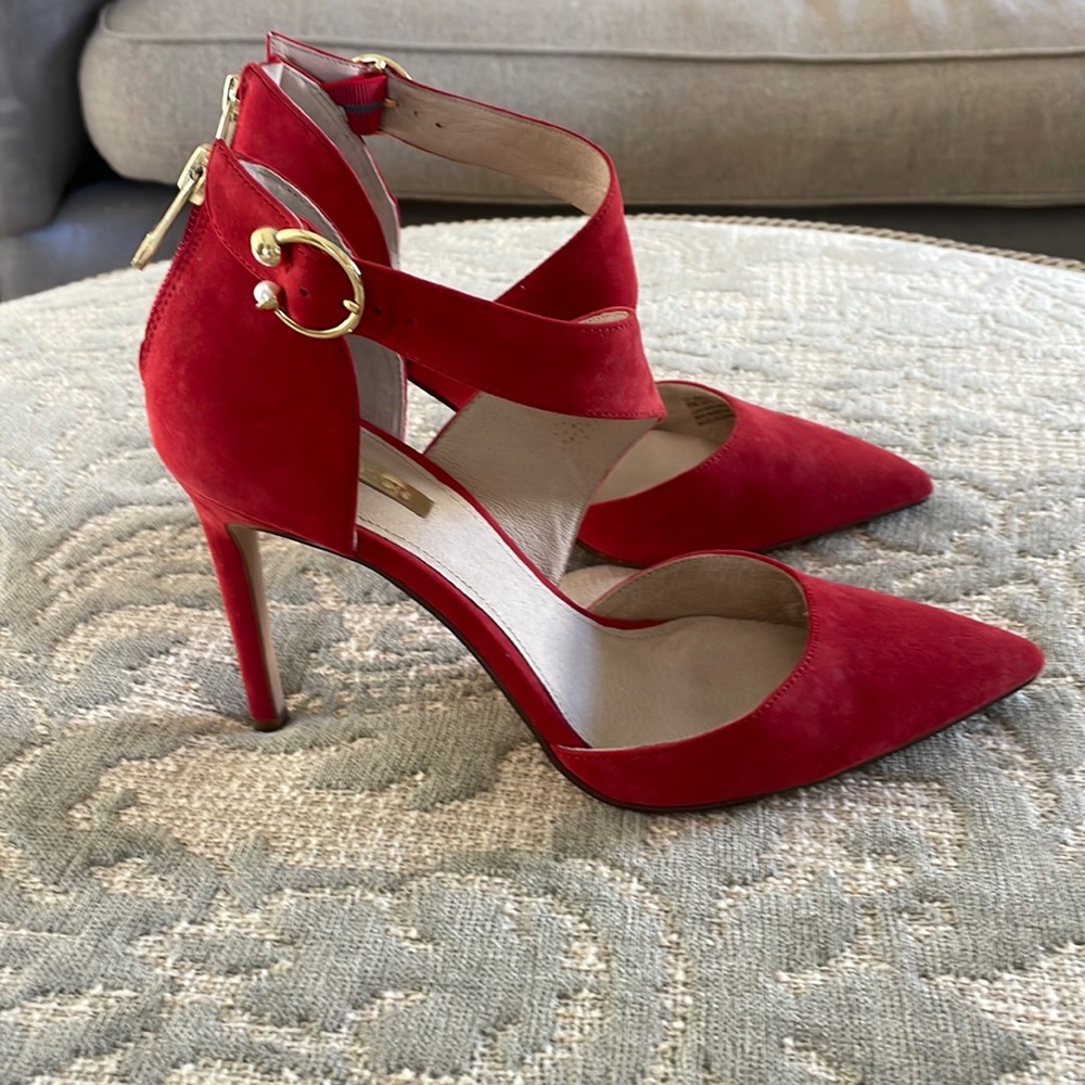 Red Suede 4” Heels 👠 with pretty gold and Pearl detail clip on side.